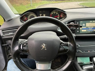 Peugeot 308 II SW 1.6 BlueHDi 120KM 2015 Peugeot 308 SW 1.6 HDI 120 KM Skóry Panorama dach, zdjęcie 5