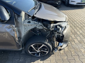 Toyota Yaris III Hatchback 5d Facelifting 2017 1.5 Hybrid 100KM 2020 Toyota Yaris Automat Hybryda Klimatronik Kamera, zdjęcie 6