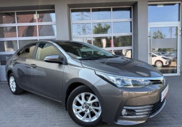 Toyota Corolla XI Sedan Facelifting 1,6 Valvematic 132KM 2017 Toyota Corolla salon Polska, 64 tys km, Gwarancja 1.6 Benzyna 132KM, zdjęcie 16