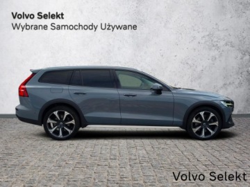 Volvo V60 II  Kombi Facelifting 2.0 B5 250KM 2023 Volvo V60 Cross Country V60CC B5B Bowers&amp;Wilkins K, zdjęcie 4
