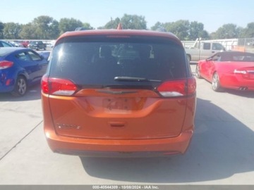 Chrysler Pacifica II 2018 Chrysler Pacifica Touring L, 2018r., 3.6L 3.6 Benzyna 287KM, zdjęcie 7