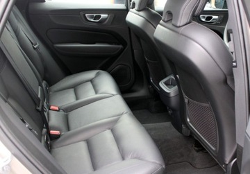 Volvo XC60 II 2023 Volvo XC 60 Volvo XC60 2.0 190KM A8 Plus Dark Salon PL FV23 Serwis ASO GWA, zdjęcie 12