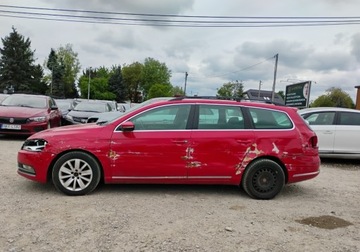 Volkswagen Passat B7 Variant 2.0 TDI CR DPF BlueMotion 140KM 2012 Volkswagen Passat 2012r, 2.0 TDI, Lekko uszkodzony lewy bok, Jezdzi. 2.0, zdjęcie 17