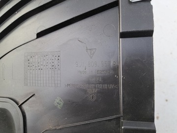 PODBĚH LEVÉ TROJŮHELNÍK PORSCHE TAYCAN 9J1 9J1809957D