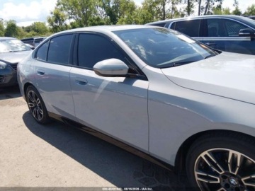 BMW Seria 5 G90-91 2024 BMW Seria 5 Xdrive 2024 2.0 Benzyna 255KM, zdjęcie 5