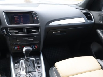Audi Q5 I SUV 2.0 TDI 170KM 2010 Audi Q5 2.0 TDI, 167 KM, 4X4, Automat, Skóra, zdjęcie 7