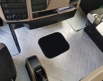 DYWANIKI MATA PODŁOGOWA TIR MAN TGX 2007 - 2019 SKAJ ECO SKÓRA PIKOWANE