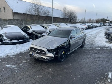 Mercedes Klasa E W213 Limuzyna Facelifting 2.0 220d 200KM 2023 Mercedes E 220 AMG Diesel mHEV 4Matic Kamera, zdjęcie 3