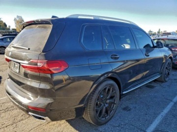 BMW X7 2021 BMW X7 xDrive40i 2021 3.0 Benzyna 335KM, zdjęcie 3