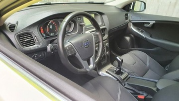 Volvo V40 II Hatchback 2.0 D2 DRIVE-E 120KM 2015 Volvo V40 2.0 D2 120KM # Momentum # Navi #, zdjęcie 10