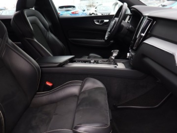 Volvo XC60 II Crossover D4 190KM 2018 Volvo XC60 D4, Salon Polska, Serwis ASO, 187 KM, zdjęcie 8