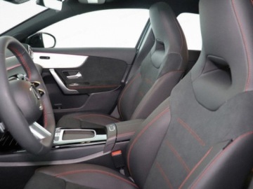 Mercedes Klasa A W177/V177 Hatchback Facelifting 2.0 220 190KM 2025 A Klasa 220 4-Matic AMG Line 2.0 (190KM) 2025, zdjęcie 4