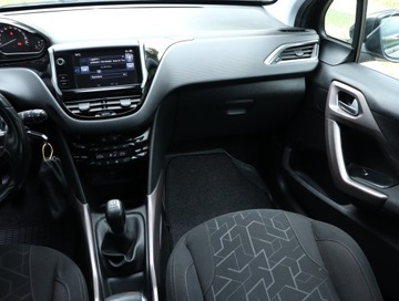 Peugeot 2008 I SUV 1.2 PureTech 110KM 2015 Peugeot 2008 1.2 PureTech, Salon Polska, zdjęcie 7