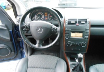 Mercedes Klasa A W169 Coupe 1.7 170 116KM 2008 Mercedes-Benz Klasa A Mercedes-Benz Klasa A W169 1.7 benzyna 115 KM 1.7, zdjęcie 9
