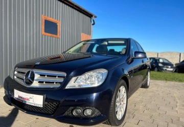Mercedes Klasa C W204 Limuzyna 1.8 180 CGI BlueEFFICIENCY 156KM 2011 Mercedes-Benz Klasa C 1,8 benzyna 156KM, Automat, Idealny Stan, Bardzo Zad, zdjęcie 3
