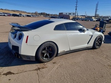 Nissan GT-R 2014 Nissan GT-R Track Edition 2014 3.8 Benzyna 545KM, zdjęcie 3