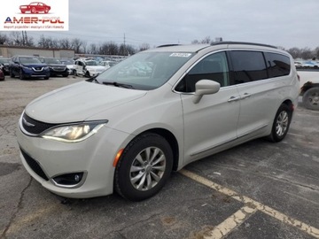 Chrysler Pacifica II 2017 Chrysler Pacifica Touring L 2017 3.6l 3.6 Benzyna 287KM