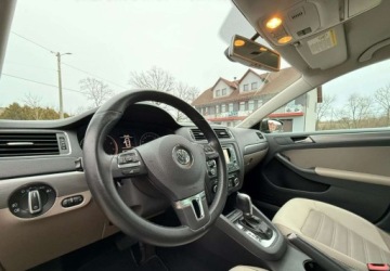 Volkswagen Jetta VI Sedan 1.4 TSI 122KM 2012 Volkswagen Jetta Volkswagen Jetta 1.4 TSI Highline Perfectline DSG 1.4, zdjęcie 16