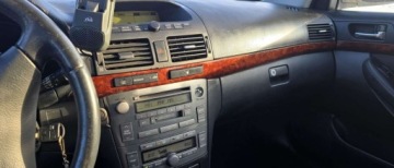 Toyota Avensis II Sedan 2.0 VVT-i 147KM 2004 Toyota Avensis Toyota Avensis 2.0B 2004r, sedan climatronic 2.0 Benzyna, zdjęcie 5