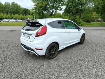 Ford Fiesta VII Hatchback 5d 1.6 Ti-VCT 120KM 2010 Ford Fiesta Pakiet ST-line, zdjęcie 3