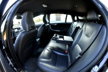 Volvo V60 I Kombi Facelifting 2.0 D3 136KM 2014 Volvo V60 2.0 D3 5-Cylindrów Lift Digital Led, zdjęcie 8