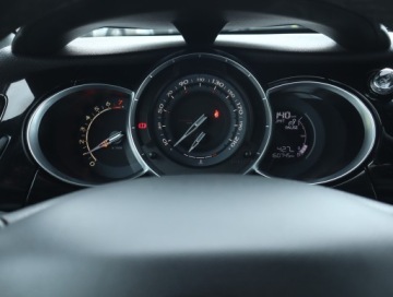 DS 3 Hatchback Facelifting 2014 (Citroen) 1.2 PureTech 110KM 2015 Citroen DS3 1.2 PureTech, Klima, Klimatronic, zdjęcie 10