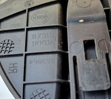 DRŽÁTKO SEDADLO PRAVÁ 87318-1KK0A NISSAN JUKE I F15