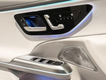 Mercedes Klasa E W214 Sedan 2.0 220d 197KM 2025 E Klasa 220 d 4-Matic Exclusive 2.0 (197KM) 2025, zdjęcie 11