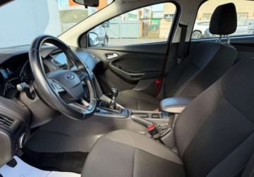 Ford Focus III Sedan Facelifting 1.5 EcoBoost 150KM 2017 Ford Focus 1.5 EcoBoost 150KM MT6 SYNC Edition Salon PL ASO 1.5 Benzyna, zdjęcie 12