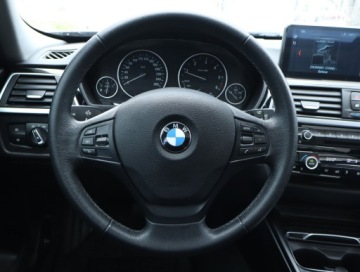 BMW Seria 3 F30-F31-F34 Touring Facelifting 2.0 320d 190KM 2017 BMW 3 320 d, 187 KM, Automat, Navi, Klima, zdjęcie 17
