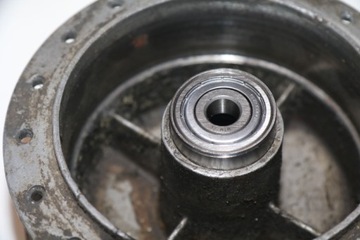 ОСЬ ПЕРЕДНЕГО КОЛЕСА MOSQUITO 232 2320 2330 ДЛЯ ПОДШИПНИКОВ