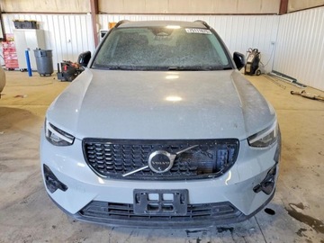 Volvo XC40 2024 Volvo XC 40 Plus 2024 2.0 Benzyna 194KM, zdjęcie 8