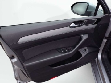 Volkswagen Passat B8 Variant Facelifting 2.0 TDI SCR 150KM 2022 Volkswagen Passat Variant HAK Faktura VAT Kamera Nawigacja 2.0 Diesel, zdjęcie 8