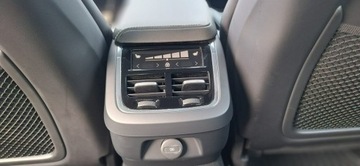 Volvo S60 III 2024 Volvo S60 B5 AWD plus dark benzyna hybryda, zdjęcie 12