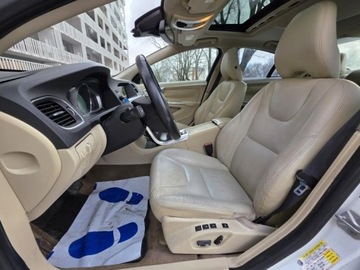 Volvo S60 II Sedan Facelifting 2.0 T5 DRIVE-E 245KM 2015 VOLVO S60 II Premium Plus T5, 2.0l benzyna 245KM Dokumentacja pochodzenia, zdjęcie 4