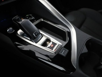 Peugeot 3008 II Crossover 1.6 THP 180KM 2019 Peugeot 3008 GT-Line automat 180KM panorama navi, zdjęcie 33