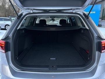 Volkswagen Passat B8 Variant Facelifting 1.5 TSI EVO 150KM 2022 Volkswagen Passat Podgrzewane Fotele | APP | Czujn, zdjęcie 28