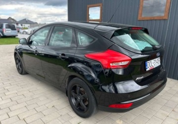 Ford Focus III Sedan Facelifting 1.0 EcoBoost 100KM 2015 Ford Focus Niski Przebieg, Bezwypadkowy, Bardzo Zadbany, Zarejestrowany, zdjęcie 4