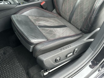 Skoda Octavia IV RS Kombi 2.0 TDI SCR 200KM 2022 Skoda Octavia RS 2.0TDI 200KM, Hak, HEAD-UP, Matri, zdjęcie 13