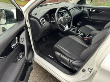 Nissan Qashqai II Crossover Facelifting 1.2 DiG-T 115KM 2018 Nissan Qashqai Przebieg 82 tys. km Ledy Po-lift, zdjęcie 3