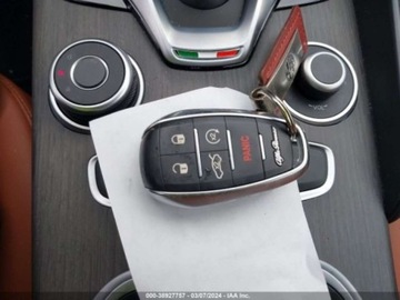 Alfa Romeo Giulia II Sedan Facelifting 2.0 Turbo 280KM 2022 Alfa Romeo Giulia 2022r, TI, AWD, 2.0L 2.0 Benzyna 280KM, zdjęcie 10