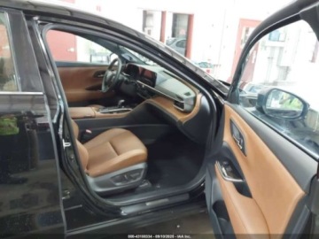 Toyota 2025 Toyota Crown Signia Limited 2025 2.5l 2.5 Hybryda 188KM, zdjęcie 9