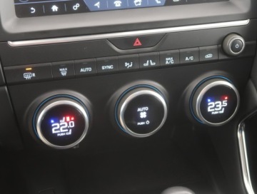 Jaguar E-Pace SUV 2.0 i4P 200KM 2019 Jaguar E-Pace P200 AWD, Salon Polska, Serwis ASO, zdjęcie 11