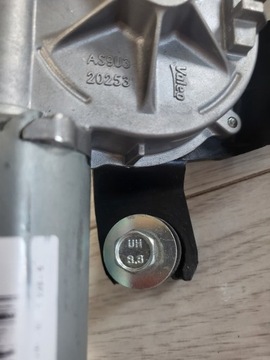 KIA VENGA MOTOREK STĚRAČE ZADNÍ 987001P000