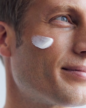 NIVEA MEN Sensitive Защитный мужской крем для лица с фильтром SPF15 75мл