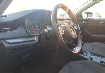 Skoda Octavia IV Liftback 1.5 TSI EVO 150KM 2022 Skoda Octavia Ambition 1.5 TSI 150 KM Salon PL ASO VAT-23 1.5 Benzyna, zdjęcie 12