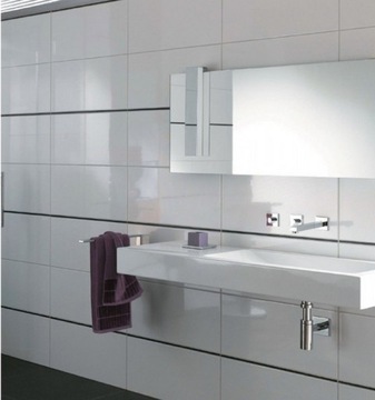 БЕЛАЯ ПЛИТКА 25Х60 СТЕПЕНЬ ВЫСОКОГО ГЛЯНЦА. И