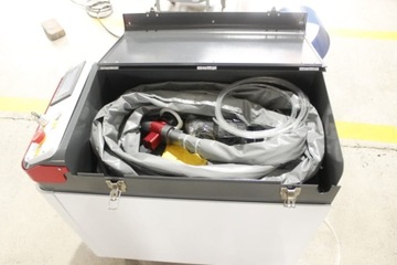 Импульсный чистящий лазер мощностью 200 Вт