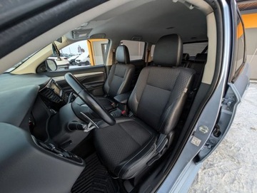 Mitsubishi Outlander III 2014 Mitsubishi Outlander Rezerwacja 2.0 Hybryda Plug-in 121KM, zdjęcie 29