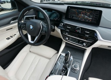 BMW Seria 5 G30-G31 2022 BMW 520d Luxury Panorama HUD Komforty ACC Hak 4xKlima HiFi Blis Pamięć Keyl, zdjęcie 20